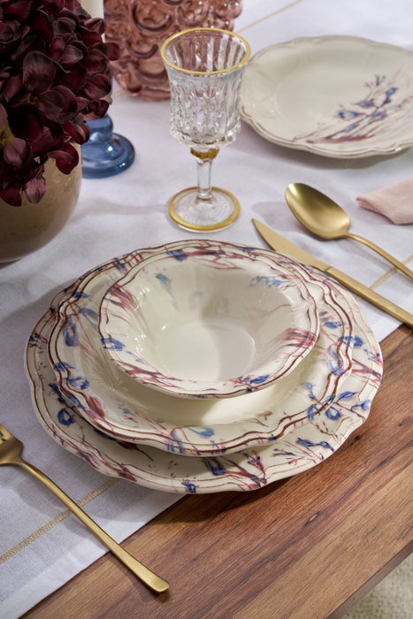 Hermia Blue Rustica Juego de Cena de 24 Piezas en Porcelana Azul Marino y Burdeos Hermia Blue Rustica Juego de Cena de 24 Piezas en Porcelana Azul Marino y Burdeos